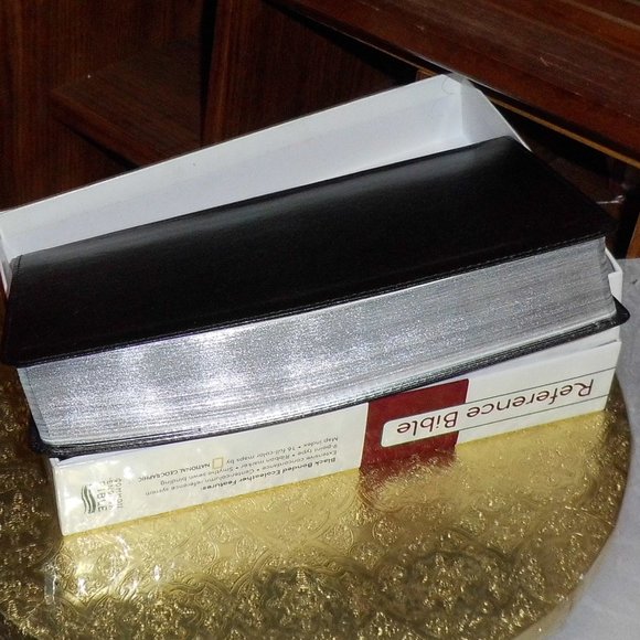 Reference Bible - Brand New - Picture 5 of 5